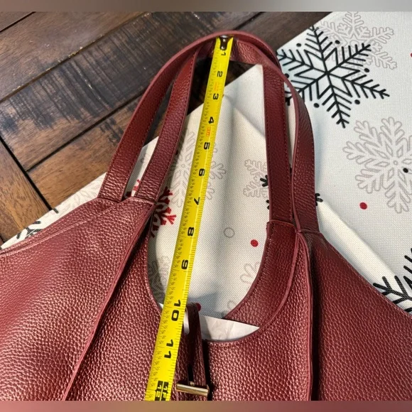 NWT TOTE LE MONDE MILAN TOTE, Burgundy - Picture 7 of 9